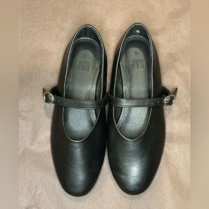 GAP Mary Jane Flats in Black Faux Leather